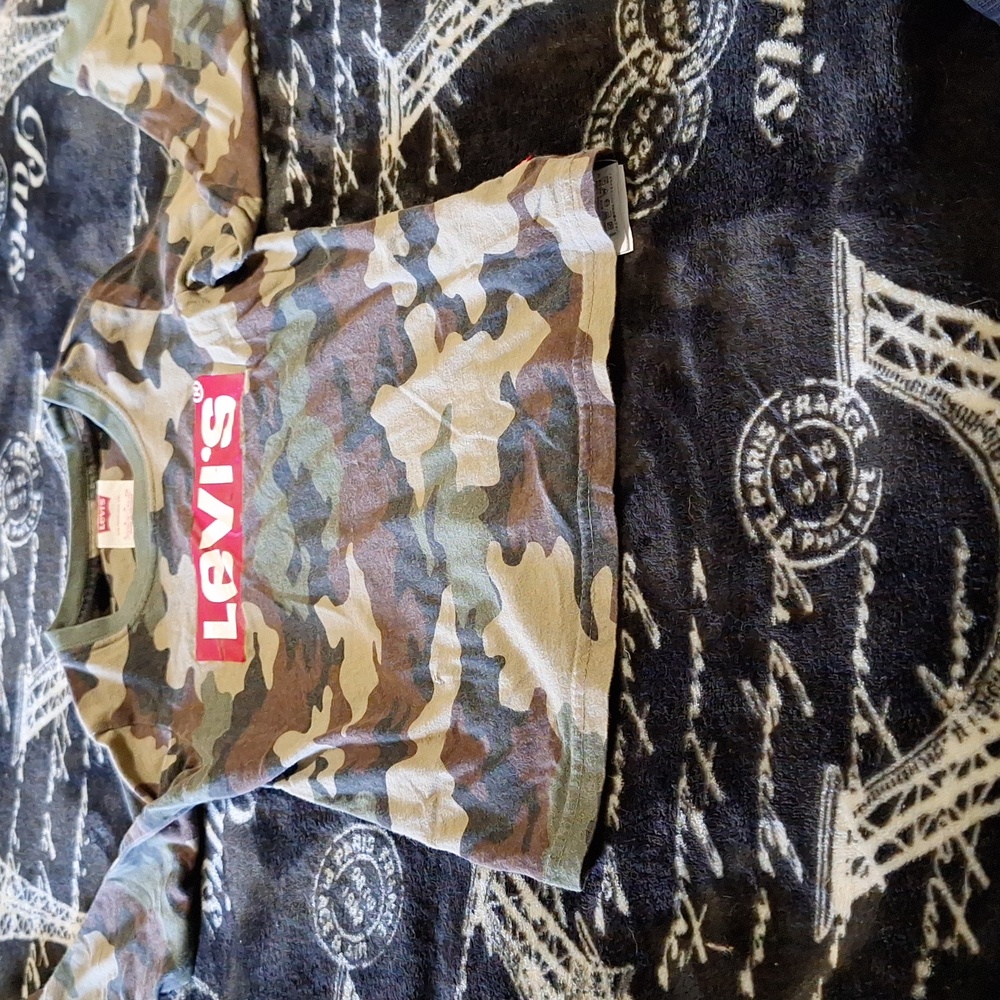 Levi's long-sleeve shirt size 4-5